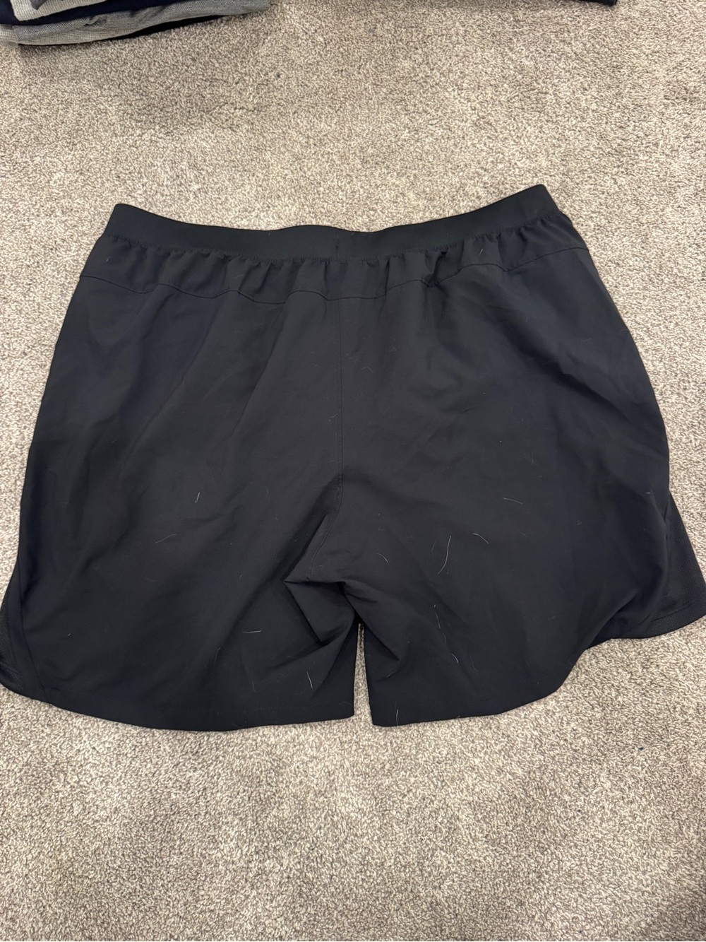 Under Armour Black Athletic Shorts | XXL | HeatGear | Side Pockets - Picture 2 of 4